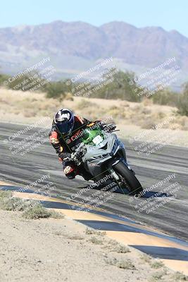 media/Dec-04-2025-Racers Edge (Thu) [[5ebc9f124d]]/3-B Group/3-Session 2 (Turn 7 Inside)/